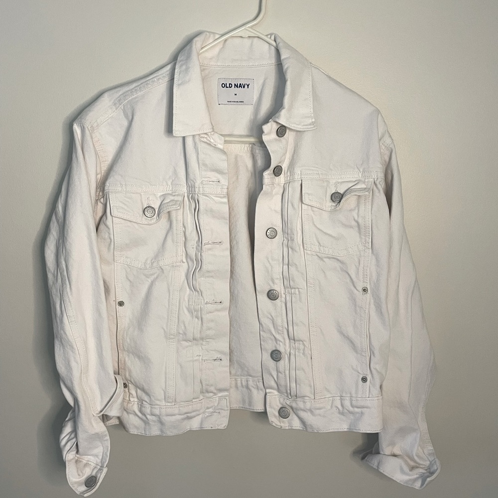 White denim jacket. Old Navy, women’s size Medium. Never worn.